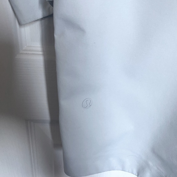 Lululemon Rain Jacket Size 2 - Picture 8 of 14